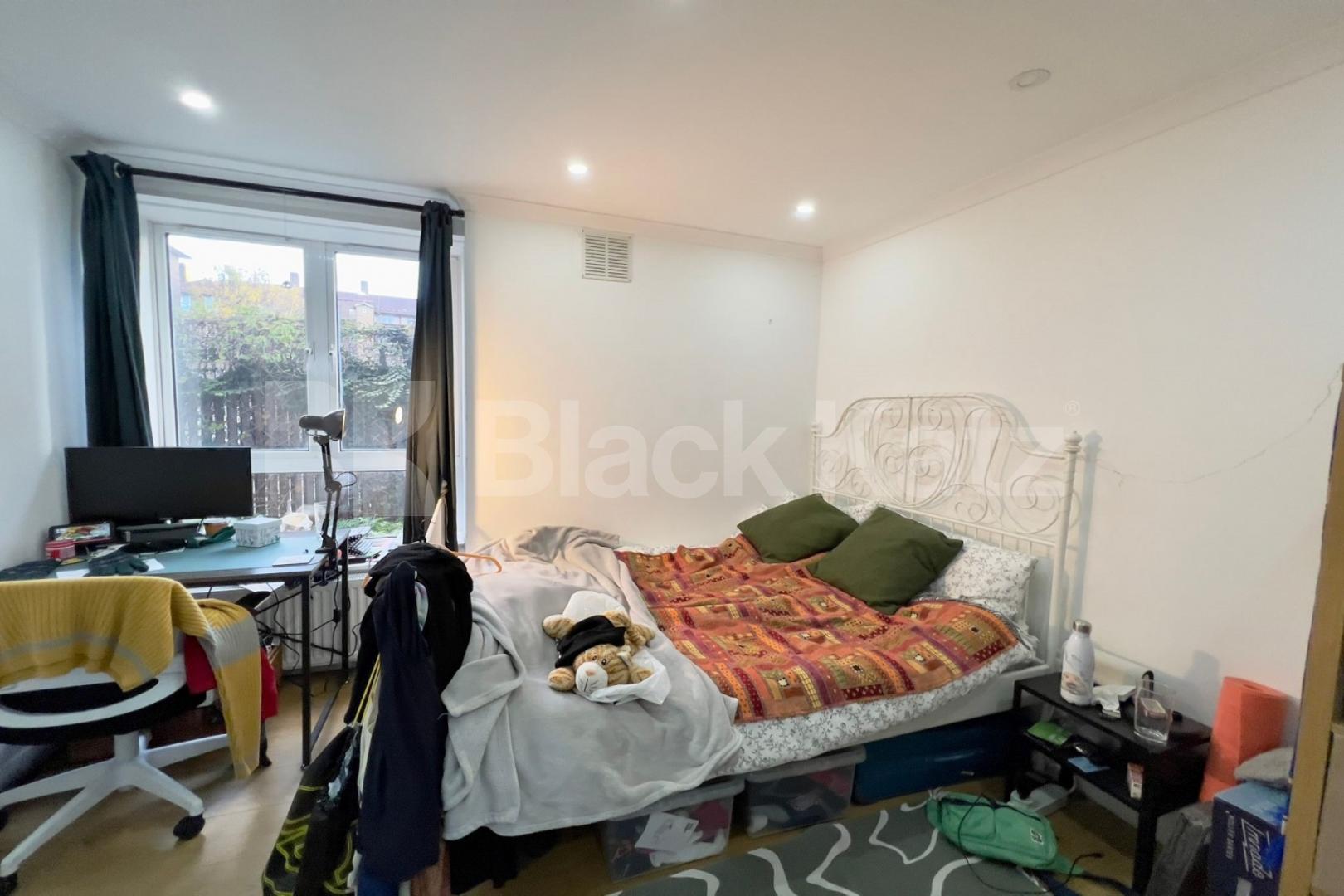 Recently redecorated throughout, wooden floors, white walls & superbly located Browning Street , Elephant and Castle SE17